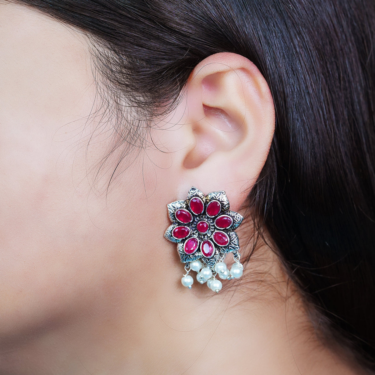Jugni vibrant stud earrings (Red)&Fine Shine stud earrings (Black) Combo set