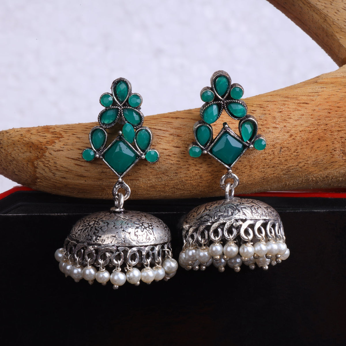 Dazzle Dome pral jhumki earrings (Green)