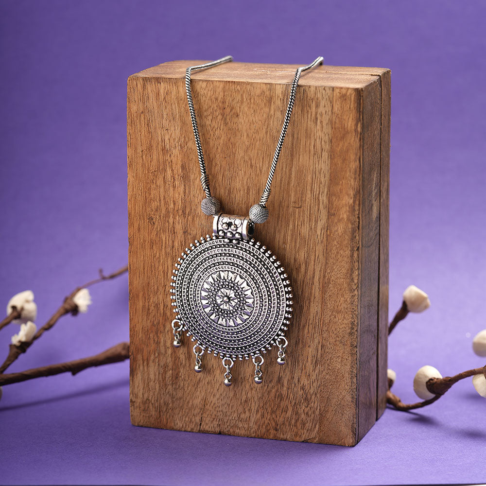 Ethereal carved chakra chain neckpiece (Silver)