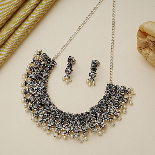 Ancient spark pearl chain neckpiece (Black)