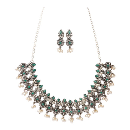Earthbound glow stone studded chain neckpiece (Green)