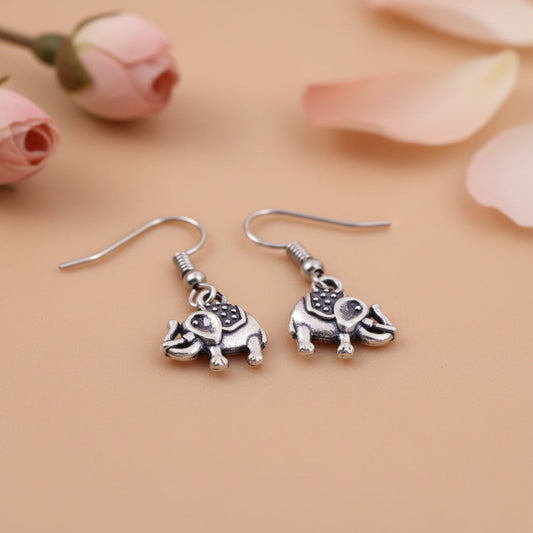 Trunk Tales dangler earrings (Silver)
