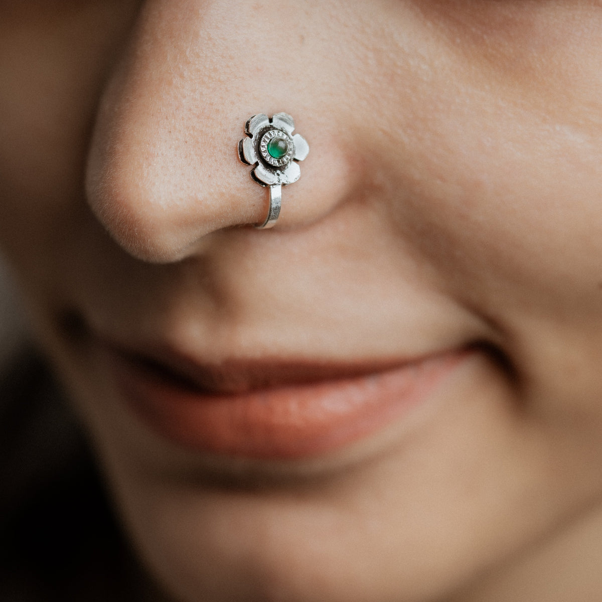 Golden petal stone studded nosepin (Green)