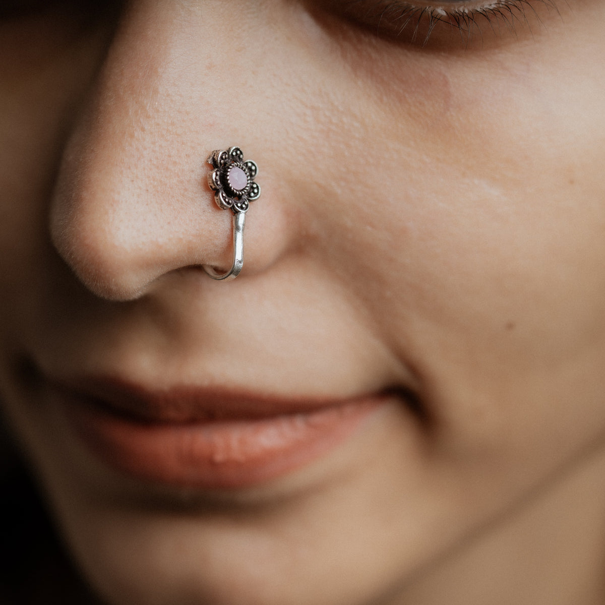 Dainty blossom oxidised nosepin (Baby Pink)
