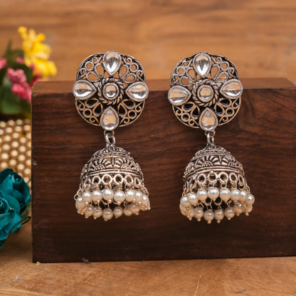 Curv & Swirl jhumka earring (White)