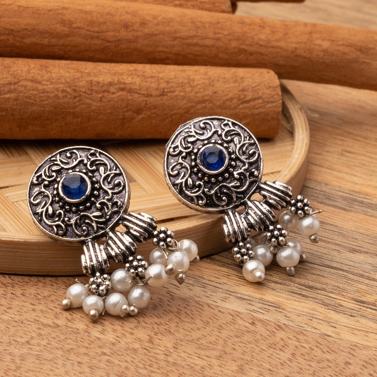 Button rays stud earring (Blue)